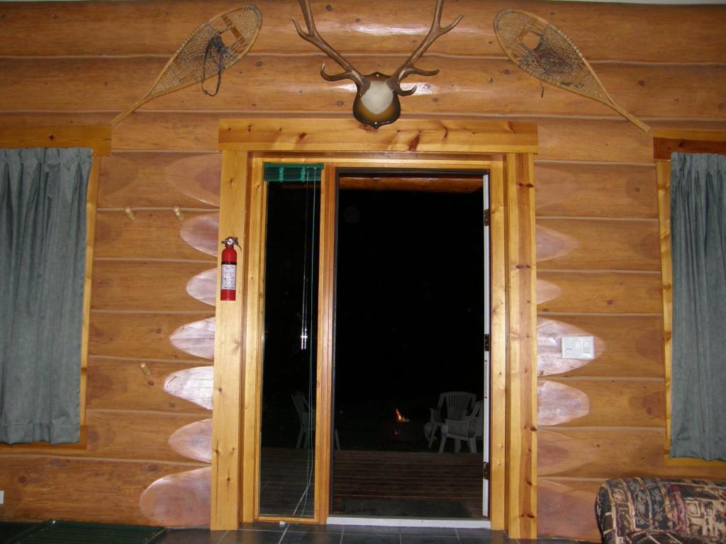 Yoho Chalets Villa Golden Kamer foto