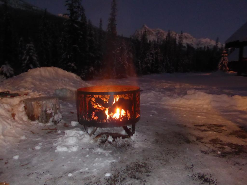 Yoho Chalets Villa Golden Buitenkant foto